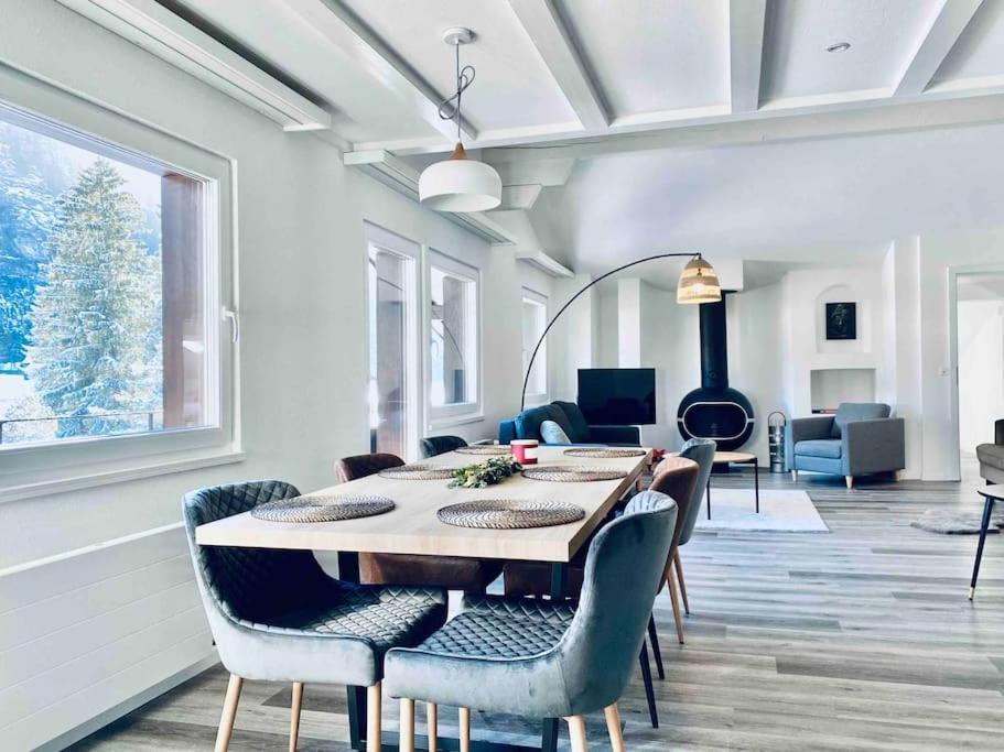 Unique Penthouse With Gallery And Mountain View 坎德施泰格 外观 照片